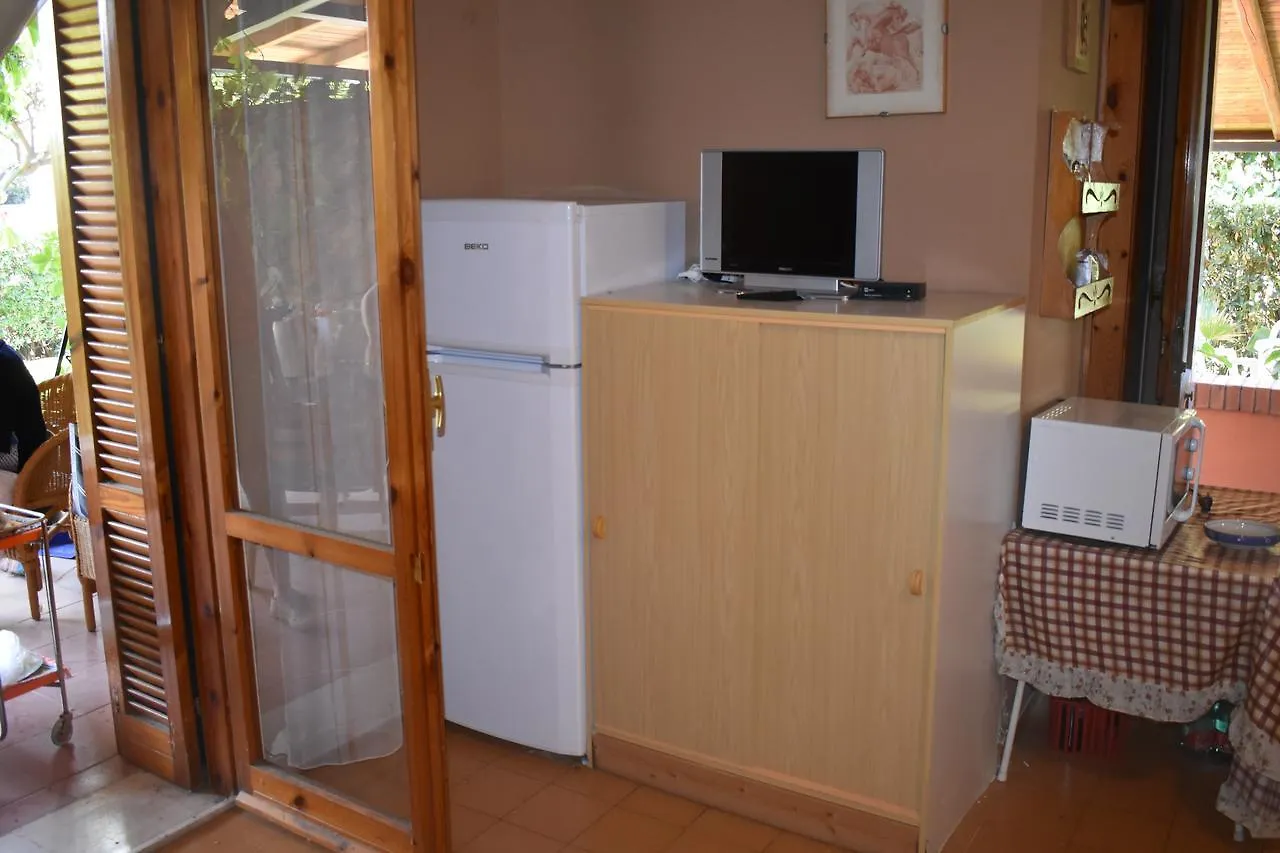 גיארדיני נאקסוס Villa Recanati 0*, גיארדיני נאקסוס